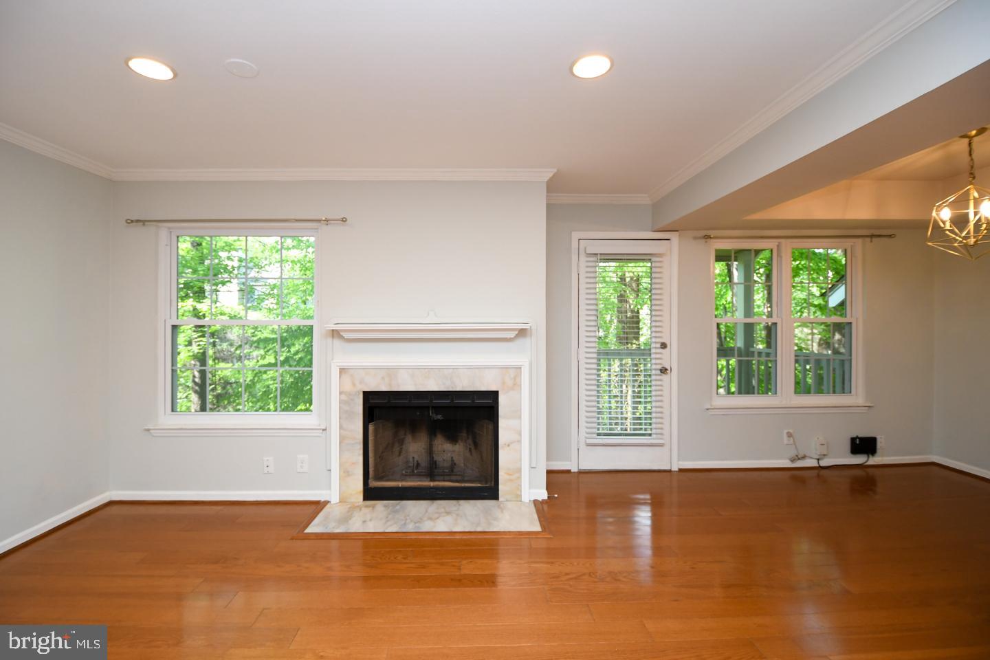 10715 HAMPTON MILL 210