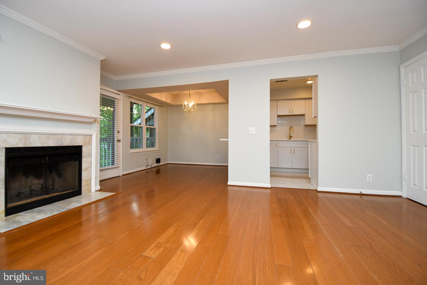 10715 HAMPTON MILL 210