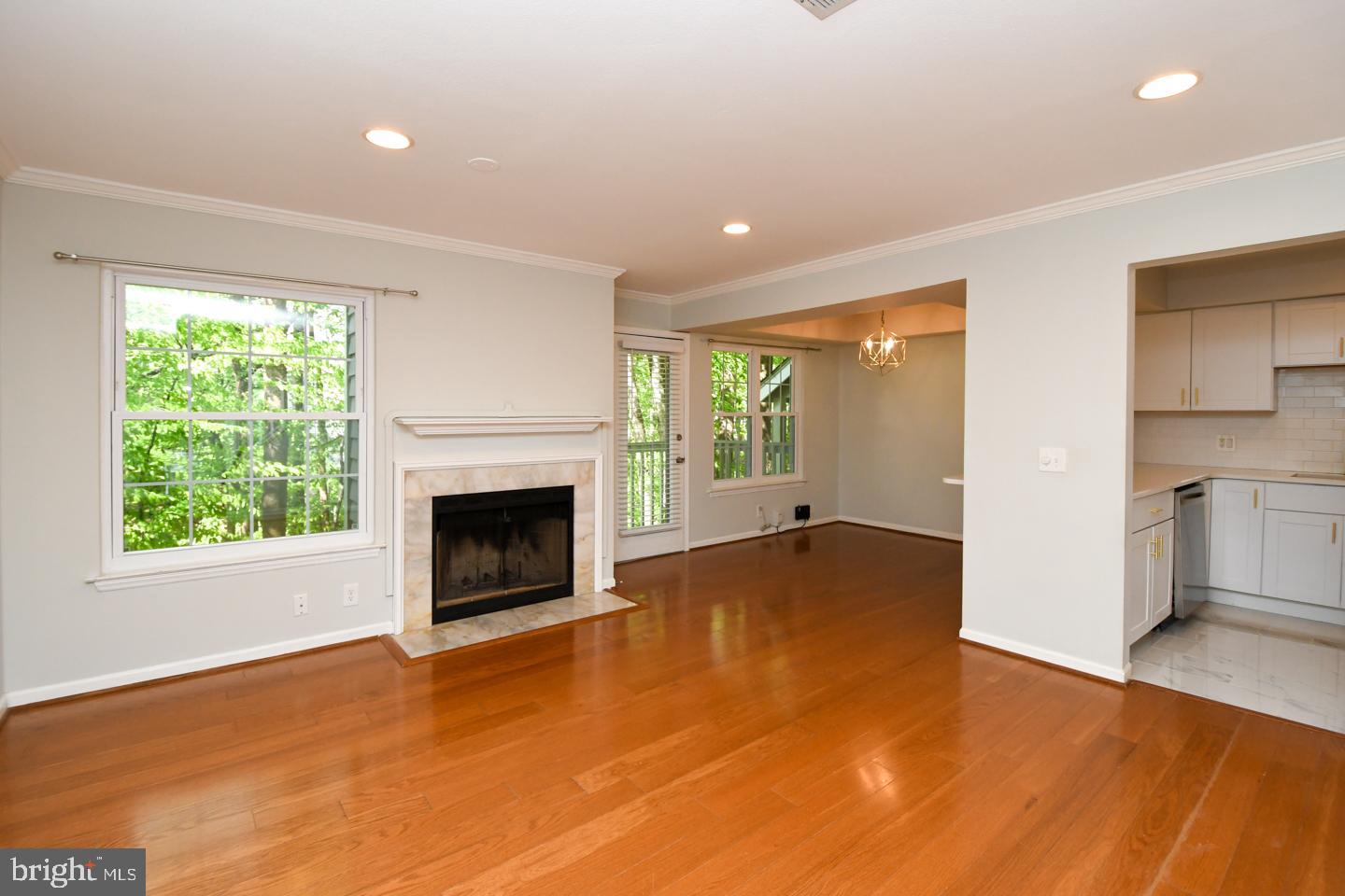 10715 HAMPTON MILL 210