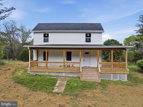Homes For Sale - 5909 Charles Town Road<br/> KEARNEYSVILLE, WV 25430