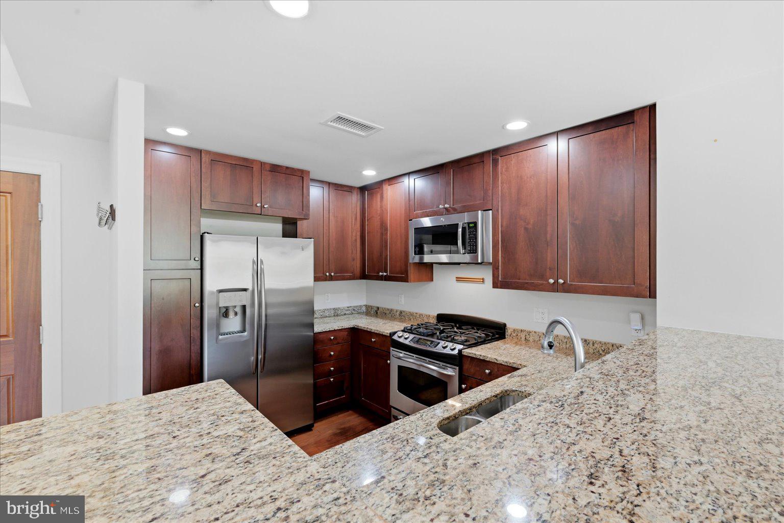 BYRON CONDOMINIUM - Residential