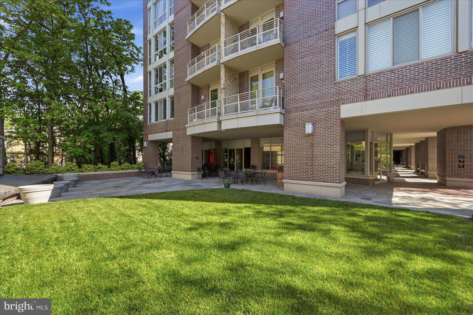 BYRON CONDOMINIUM - Residential