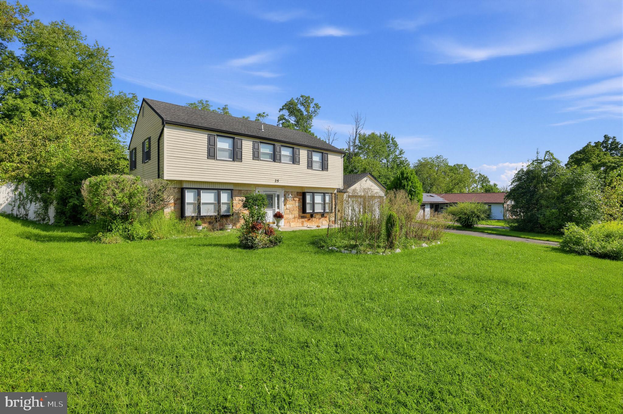 25 TRAYNOR LANE
