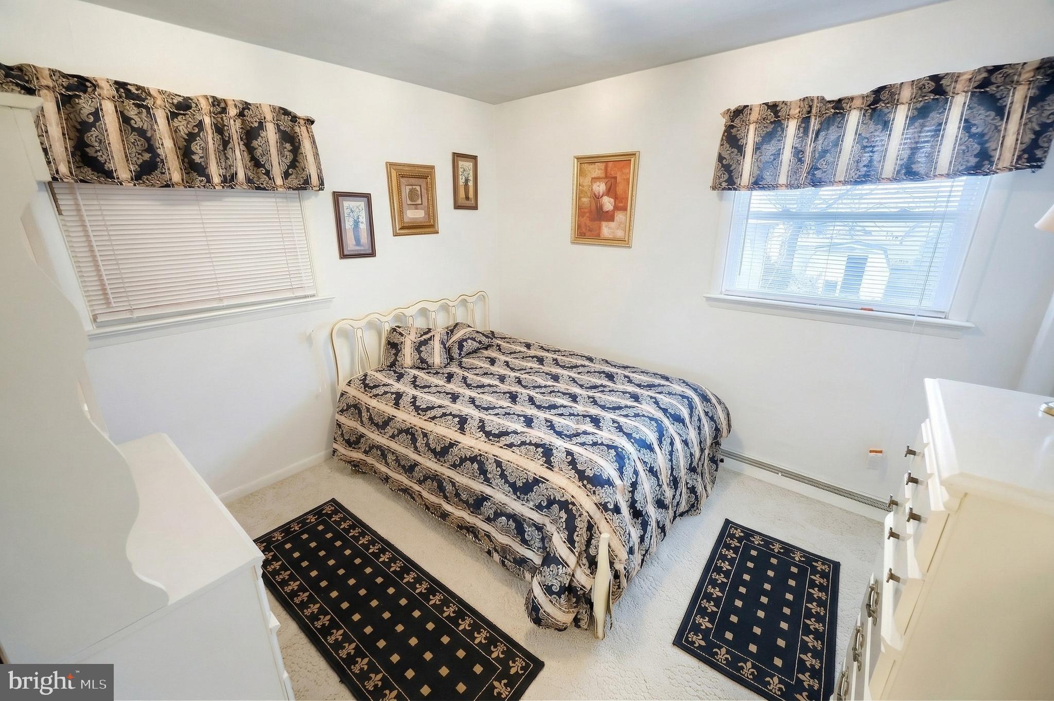 MUMMERT DR. - Residential