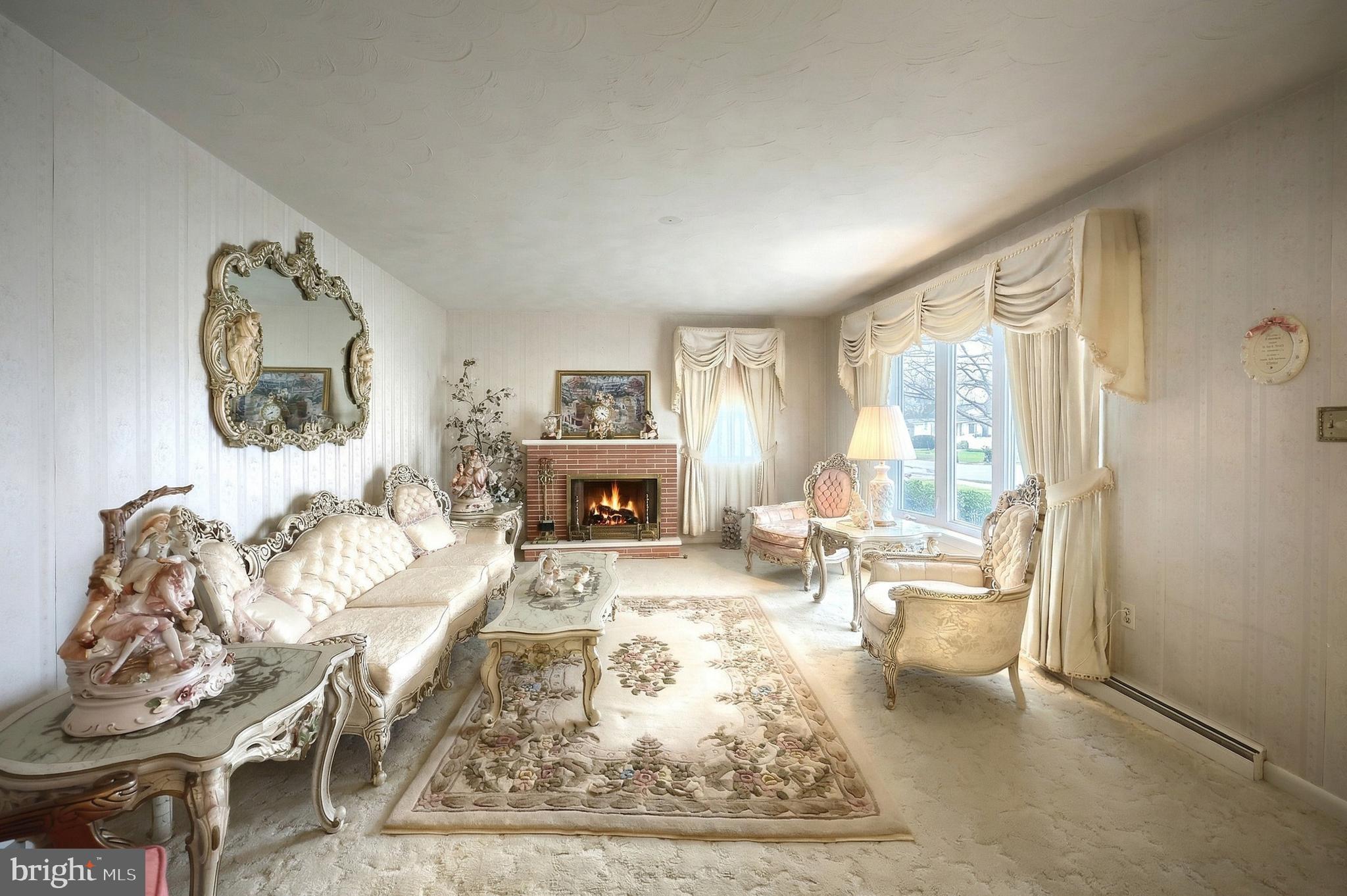 MUMMERT DR. - Residential