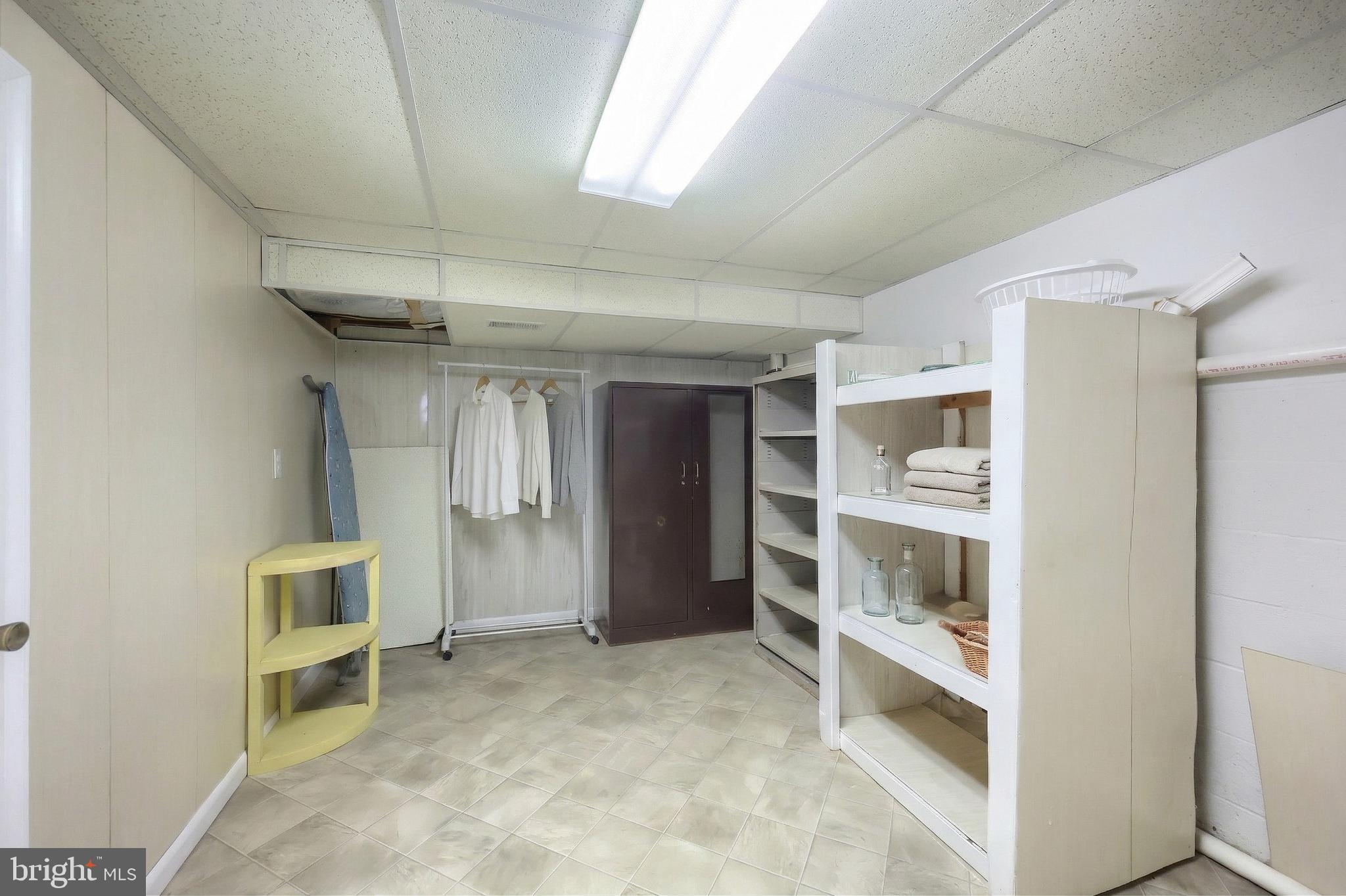 MUMMERT DR. - Residential