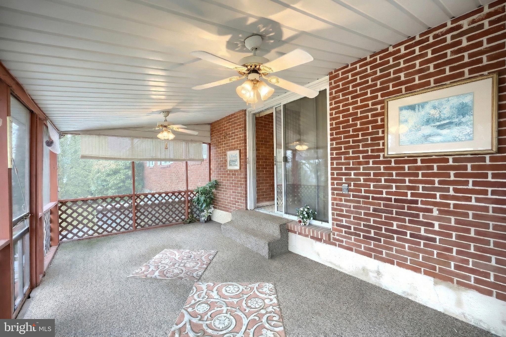 MUMMERT DR. - Residential