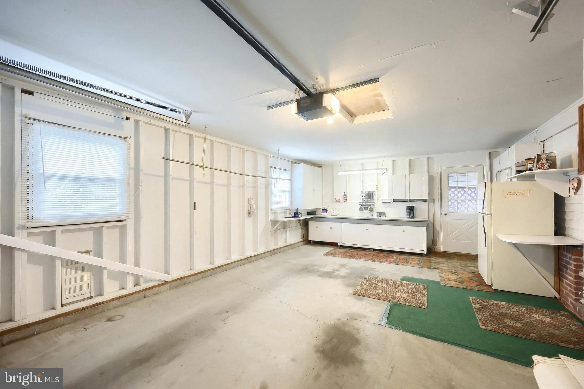 MUMMERT DR. - Residential