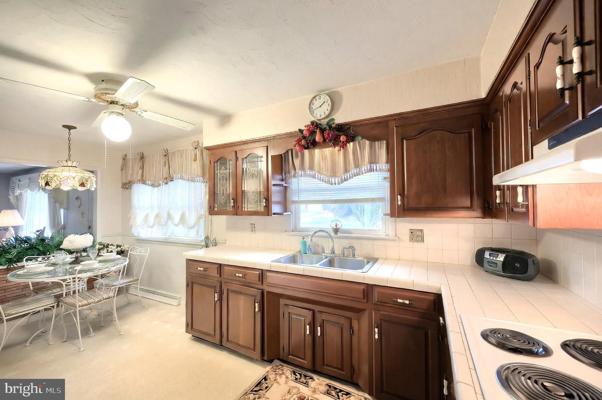 MUMMERT DR. - Residential