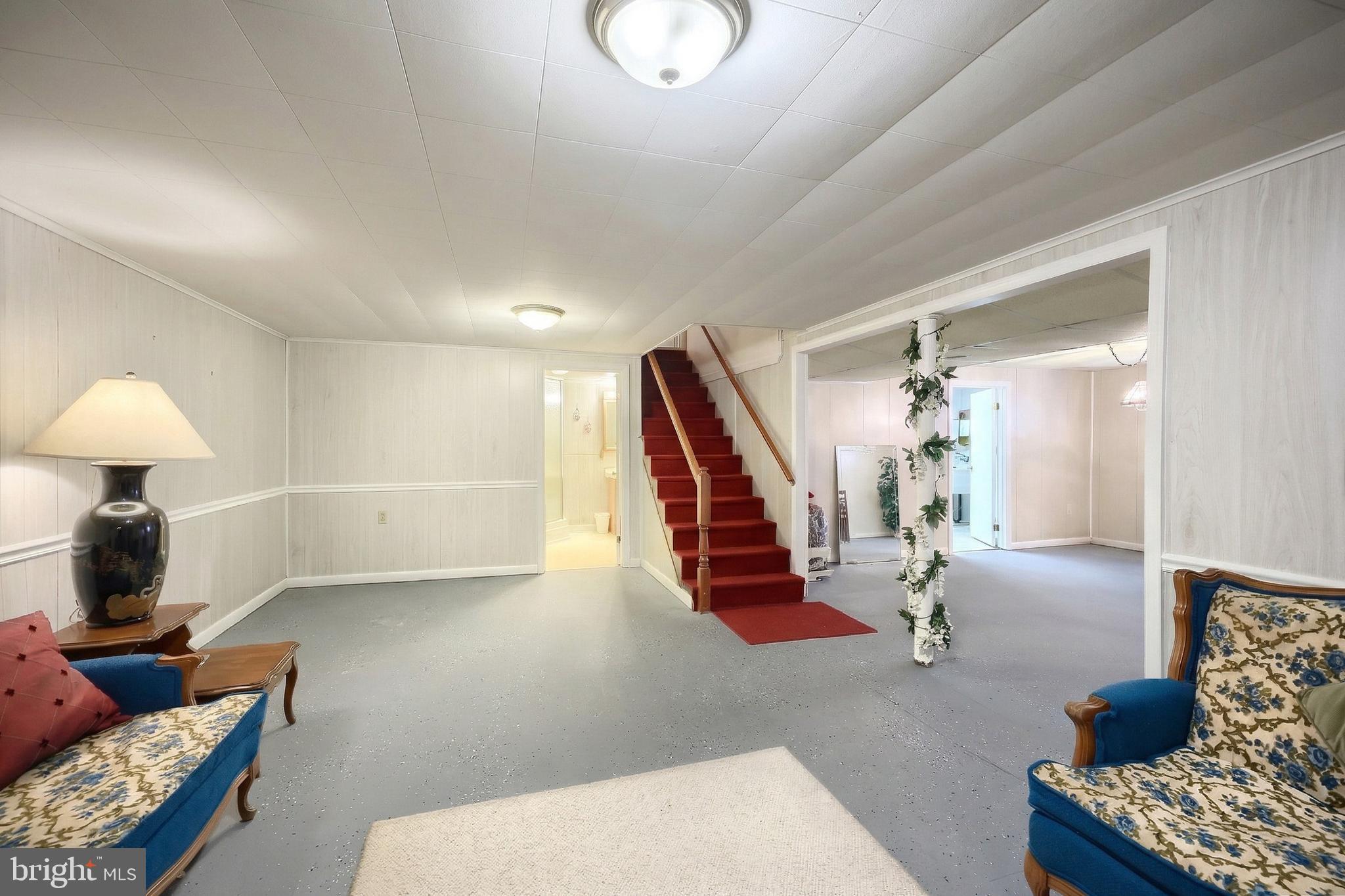 MUMMERT DR. - Residential