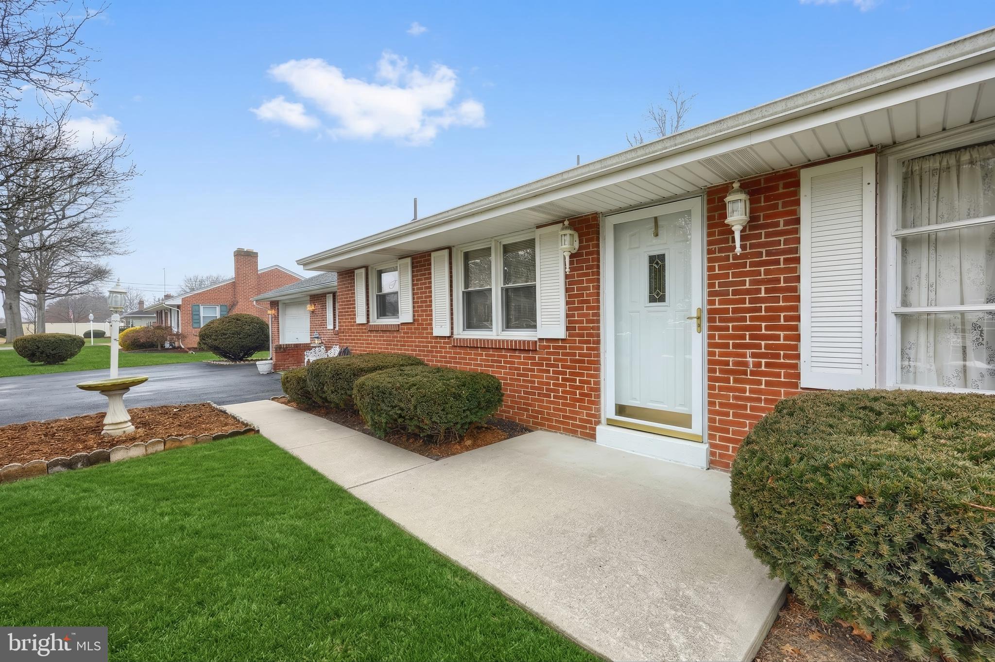 MUMMERT DR. - Residential