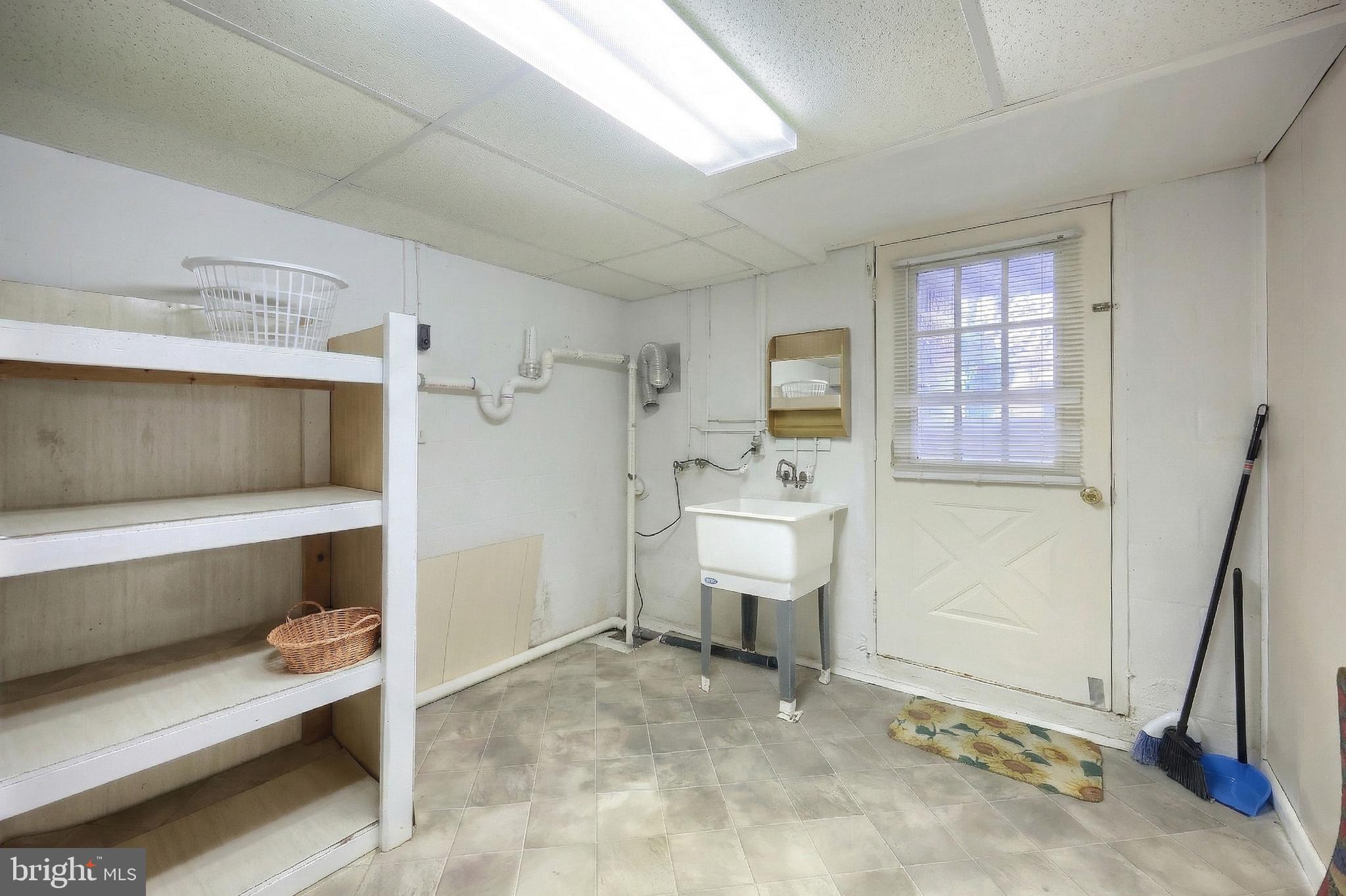 MUMMERT DR. - Residential