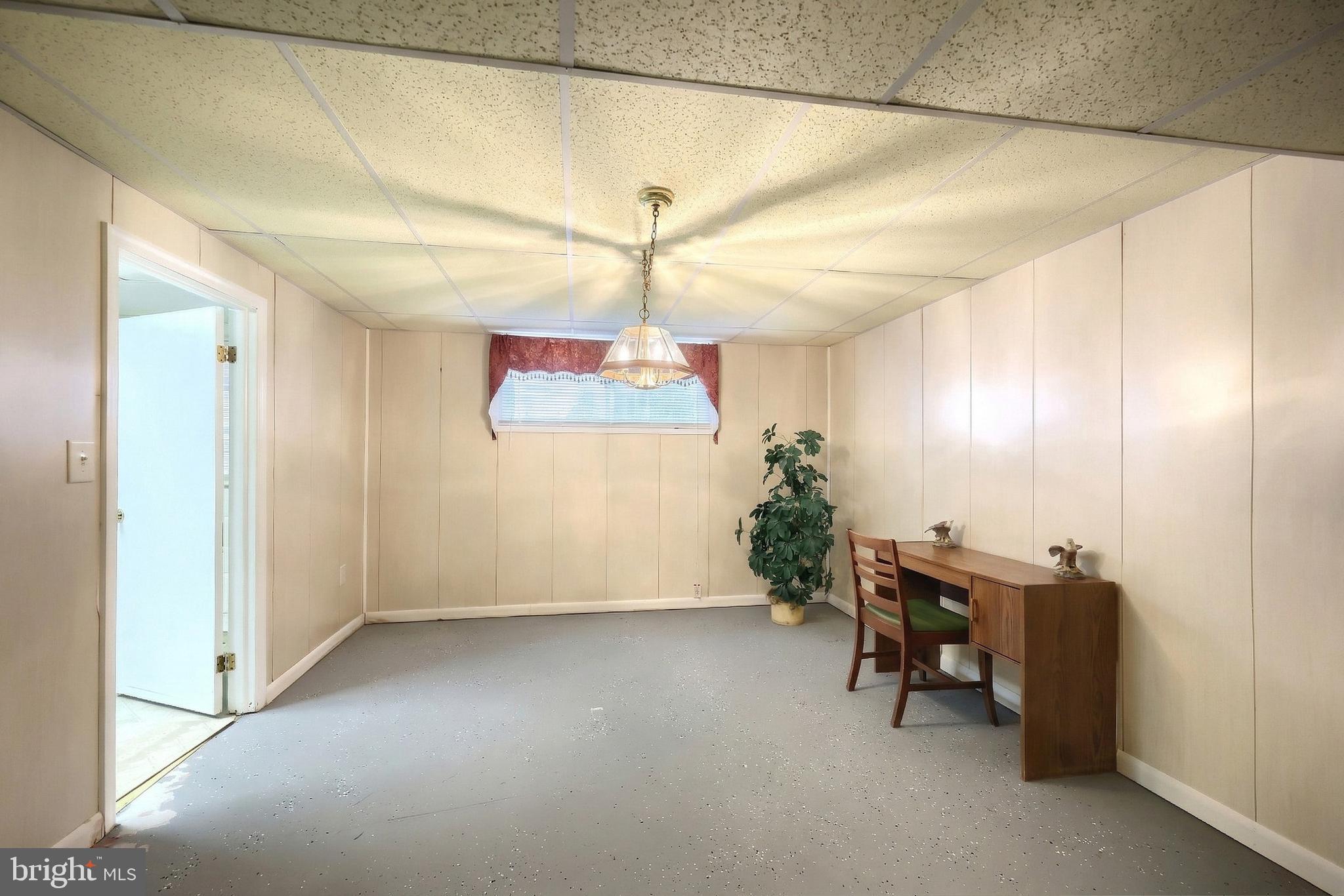 MUMMERT DR. - Residential