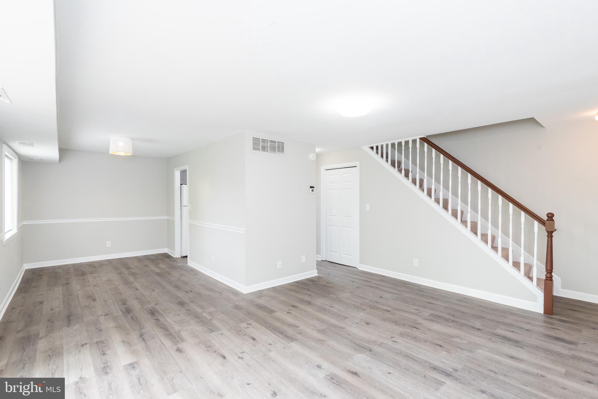 MOORES MILL MANOR - Residential