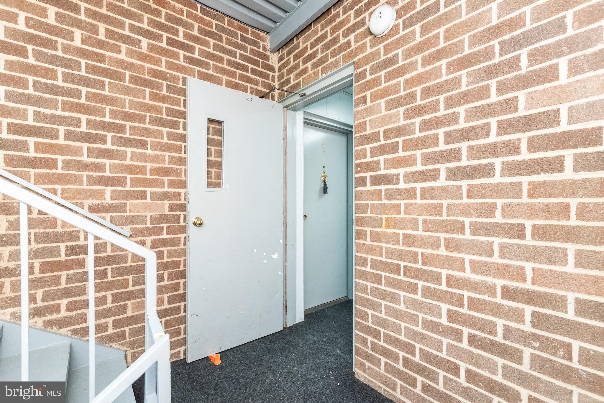 MOORES MILL MANOR - Residential