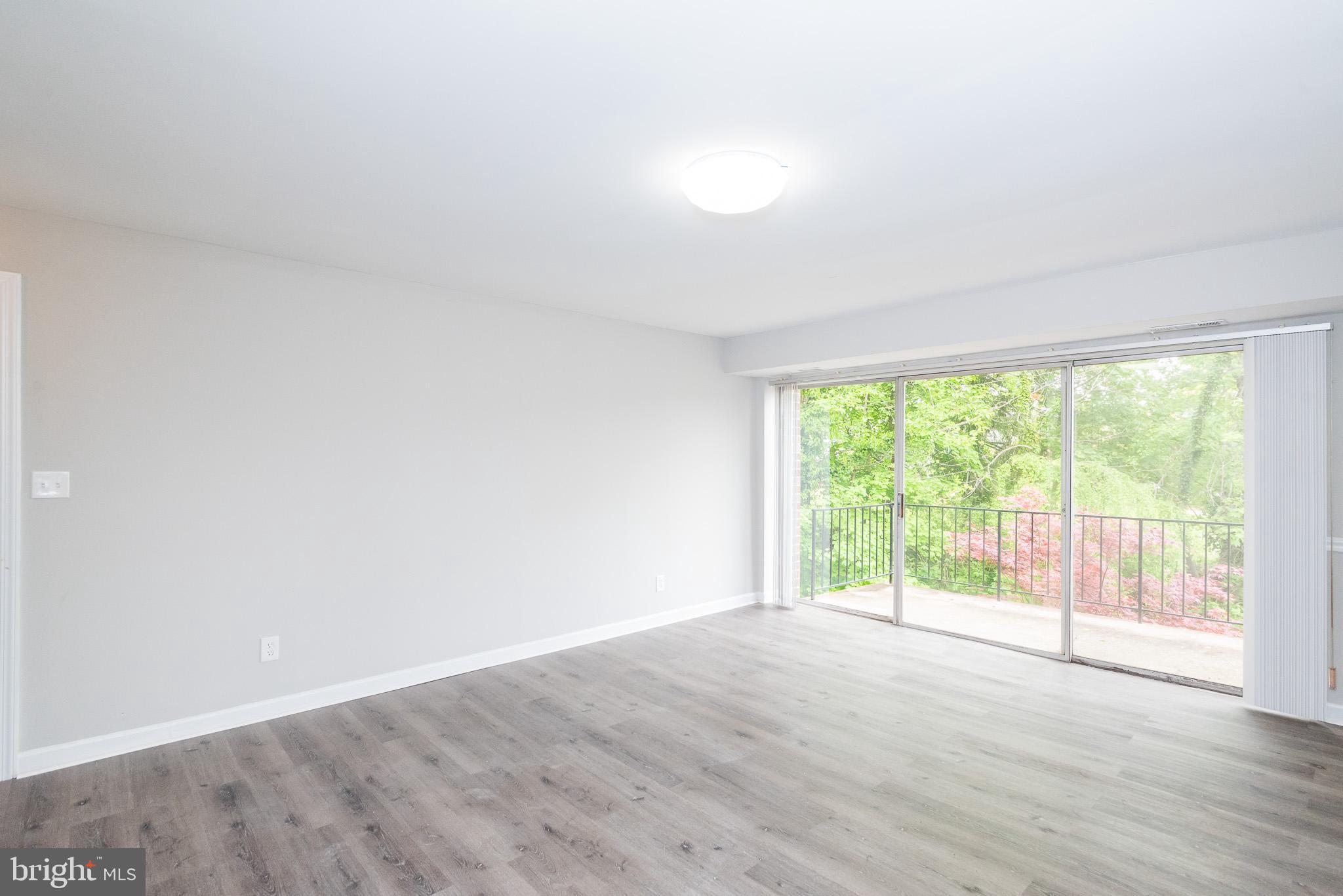 MOORES MILL MANOR - Residential