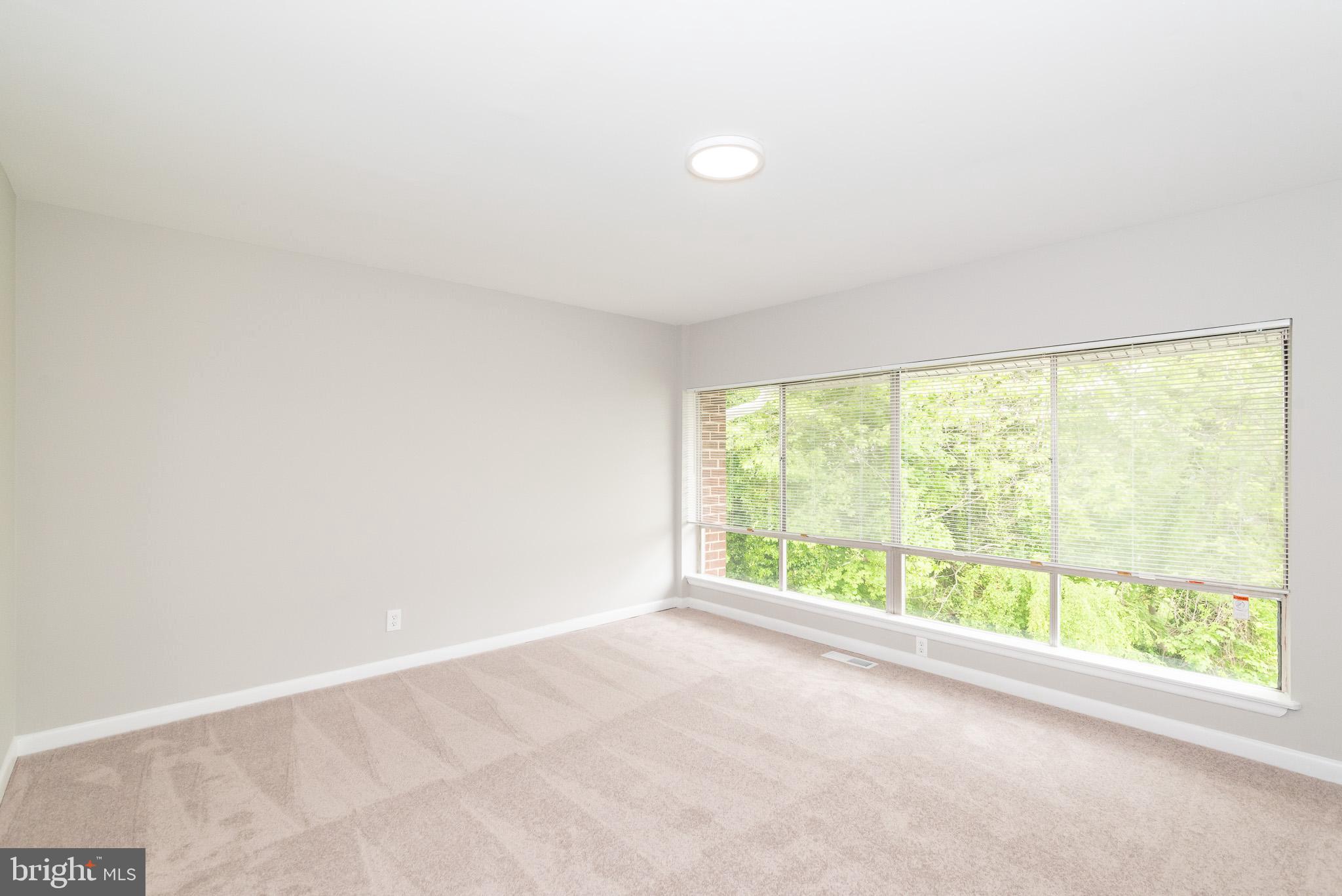 MOORES MILL MANOR - Residential