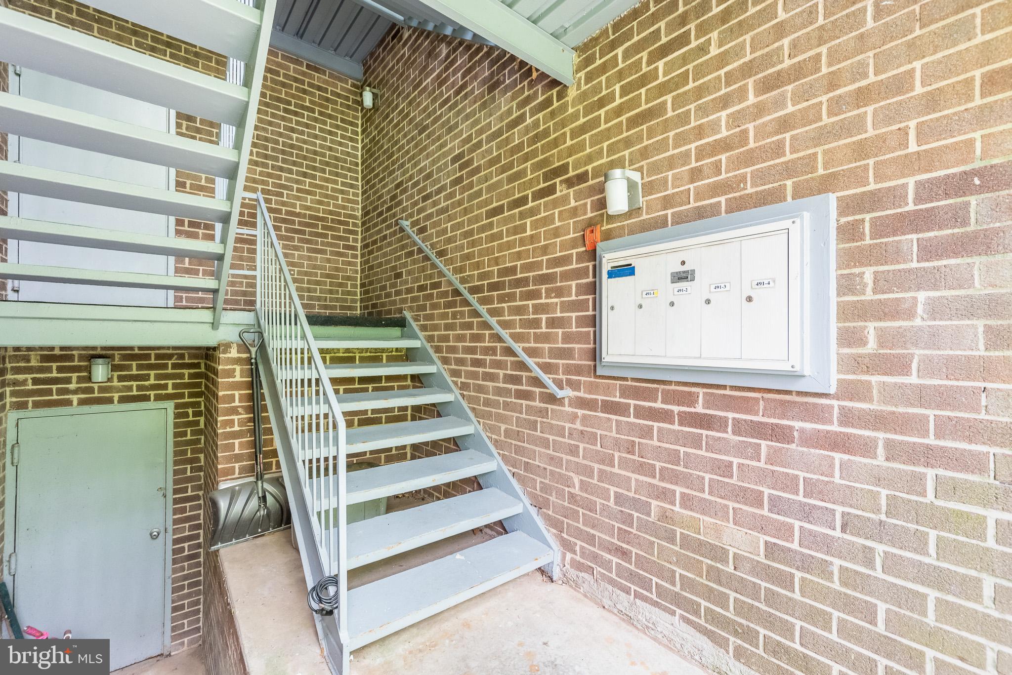 MOORES MILL MANOR - Residential