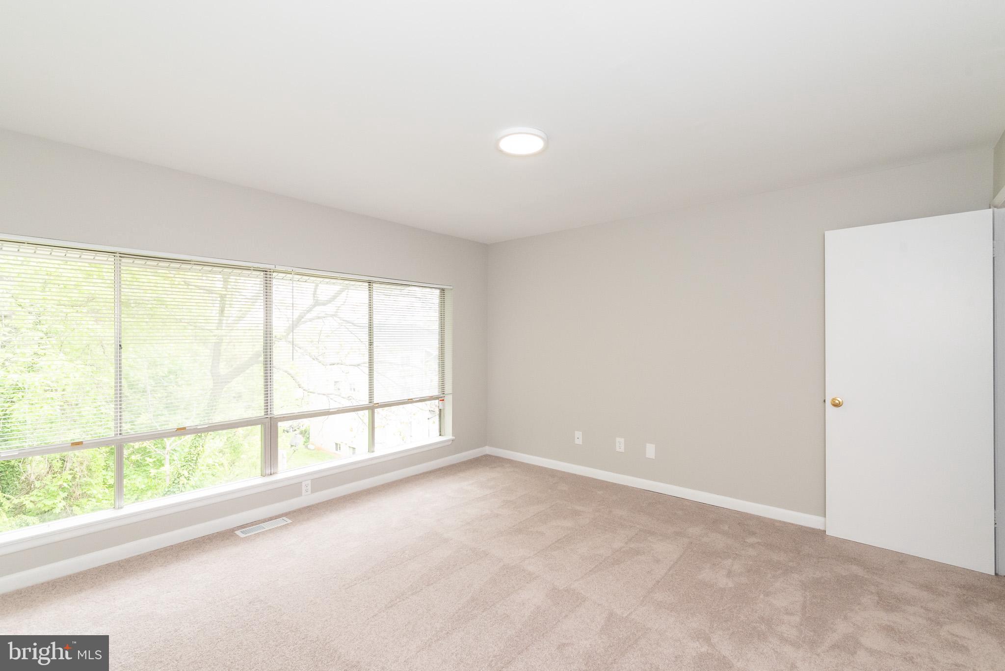 MOORES MILL MANOR - Residential