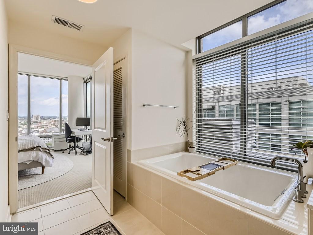 INNER HARBOR - Residential Lease