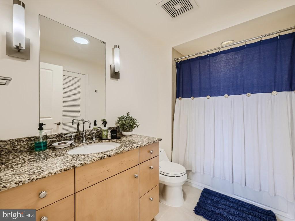 INNER HARBOR - Residential Lease