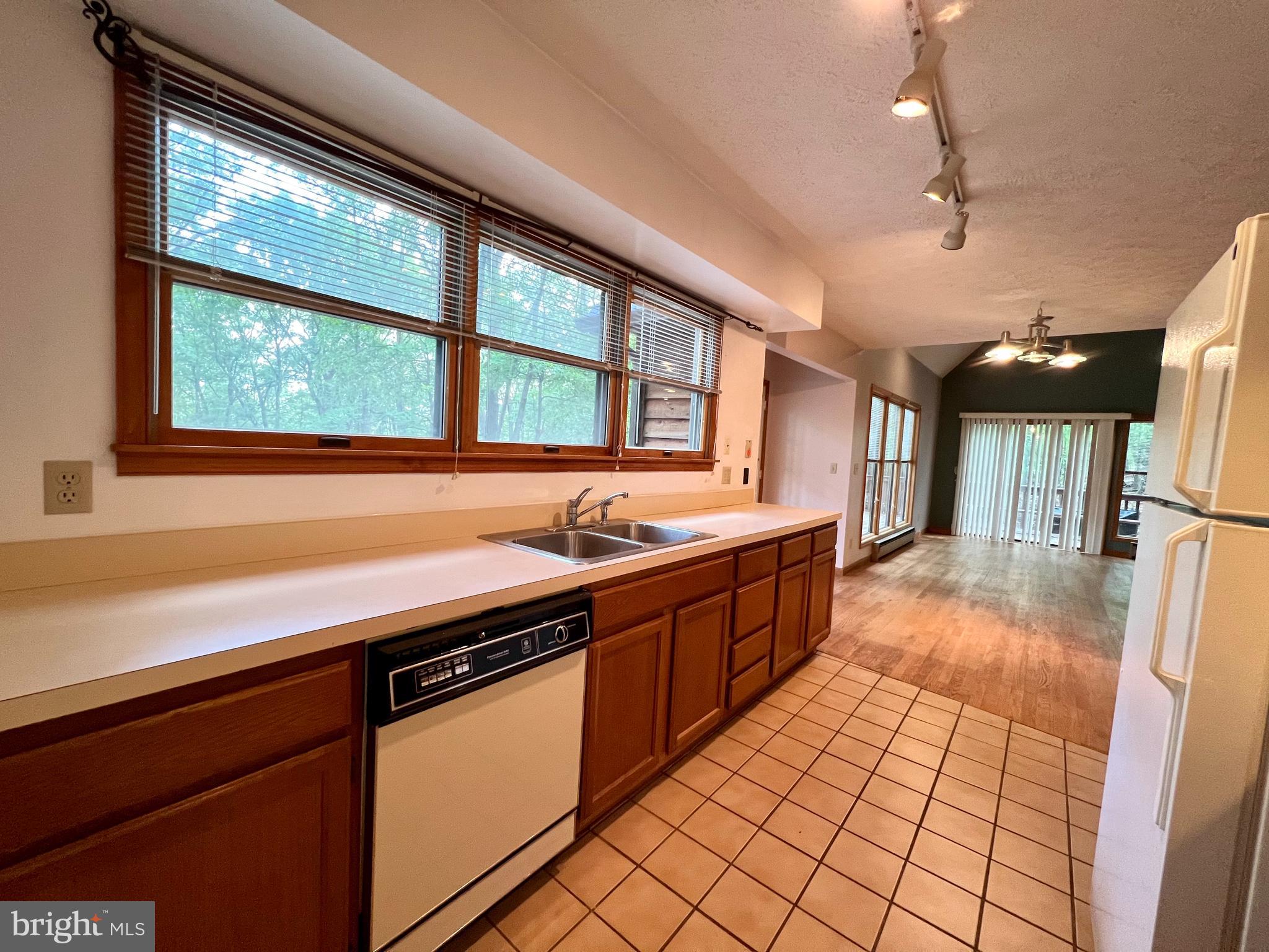 ROCK GAP WOODS - Residential Lease