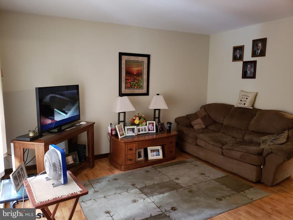 BREEZEWOOD FOREST - Residential