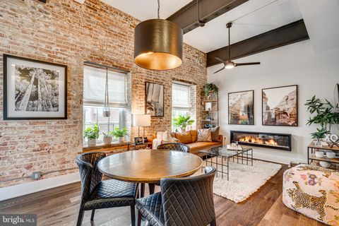 Photo of 515 N Washington Street #307, ALEXANDRIA, VA 22314 (MLS # VAAX2055030)