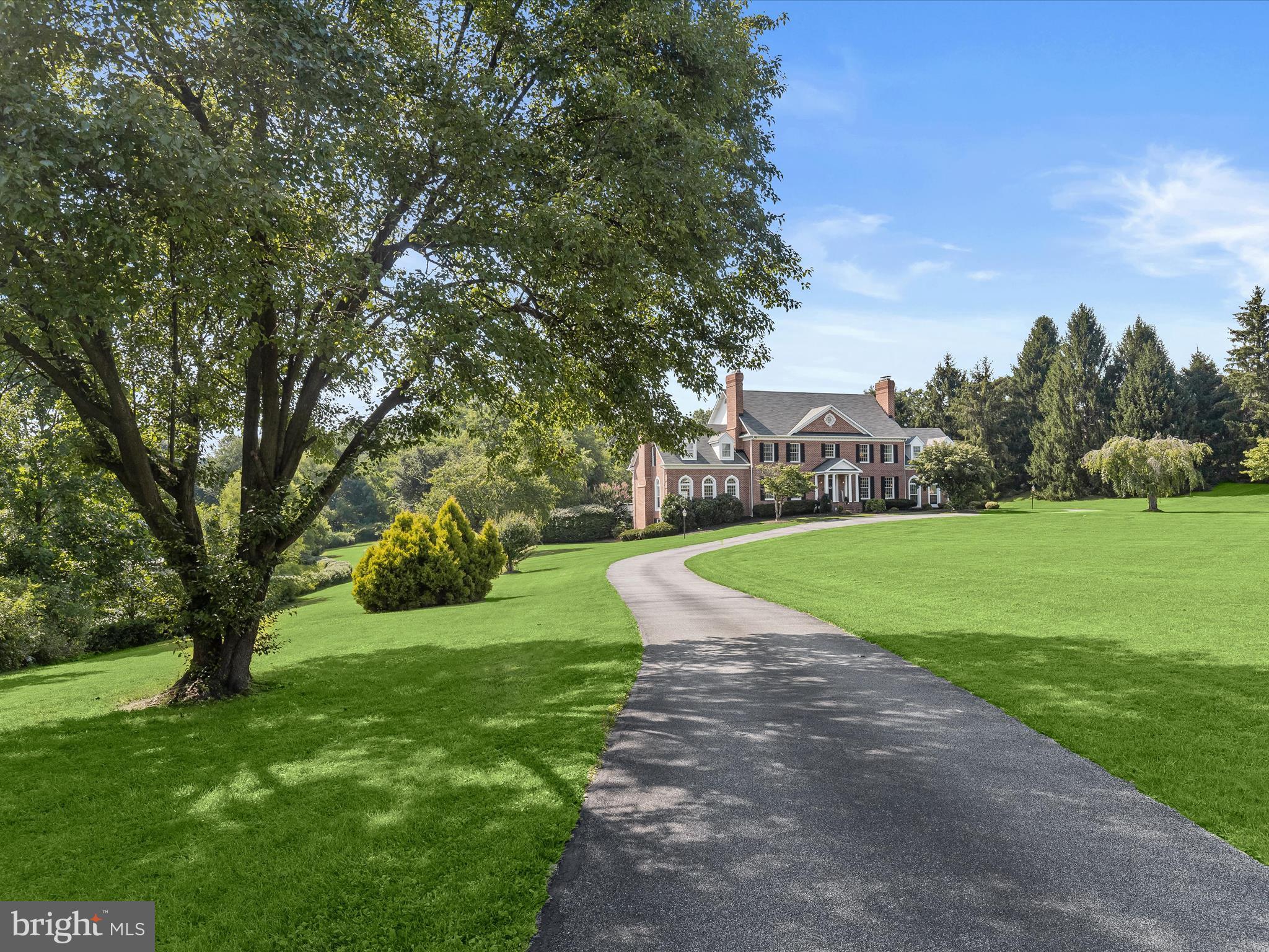 2310 KINGS ARMS DRIVE