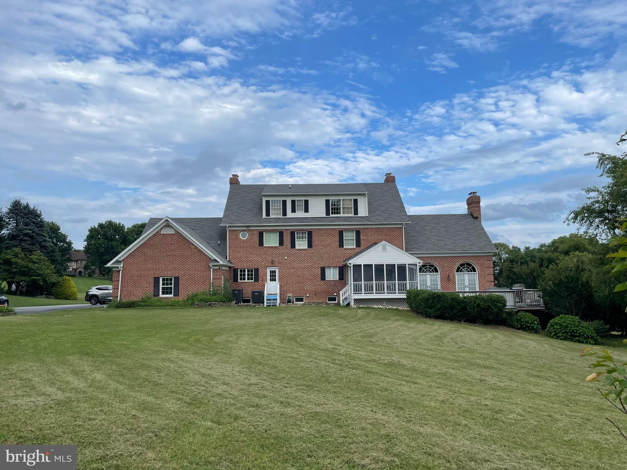 2310 KINGS ARMS DRIVE