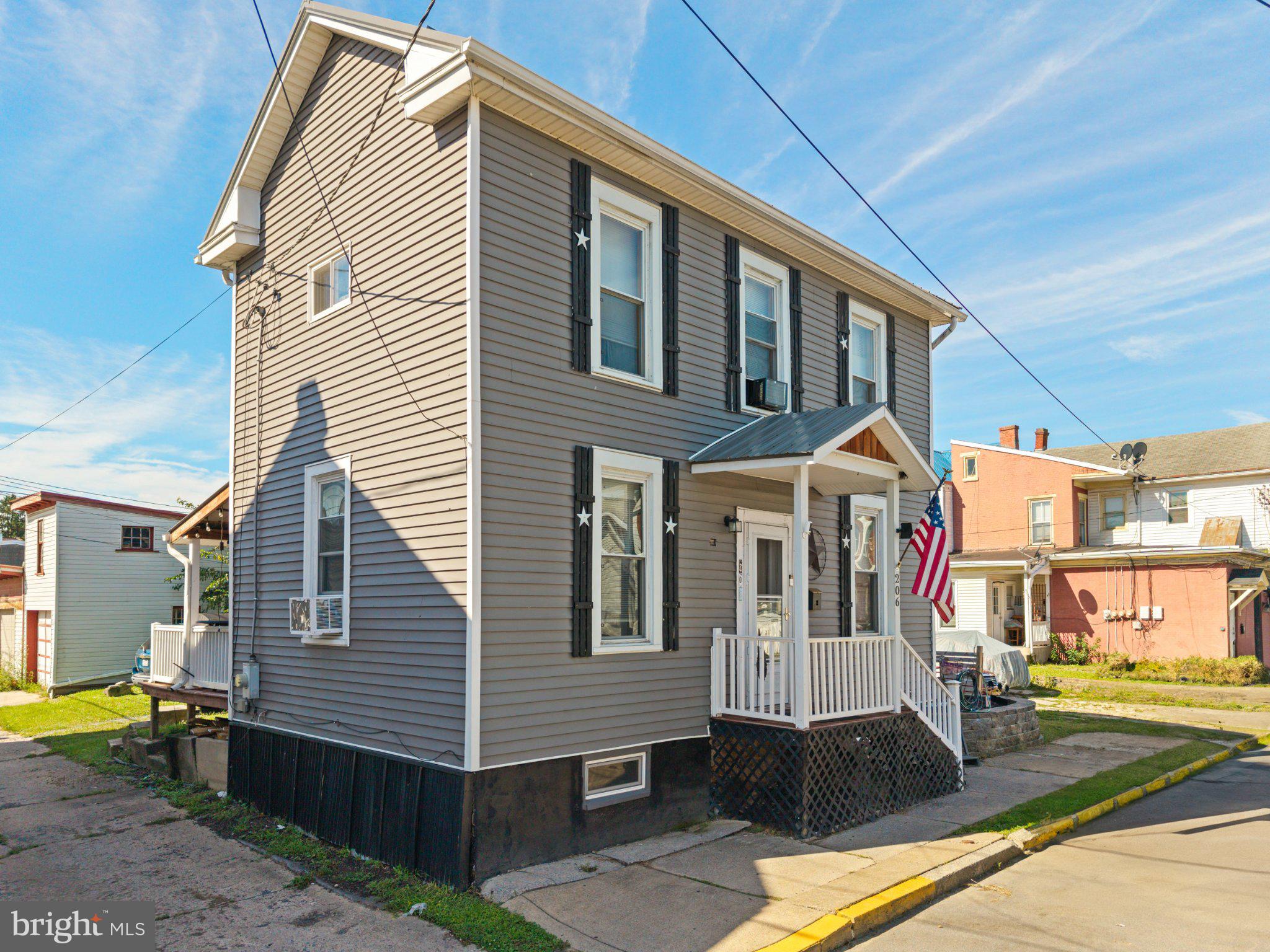 206 S SPRUCE STREET