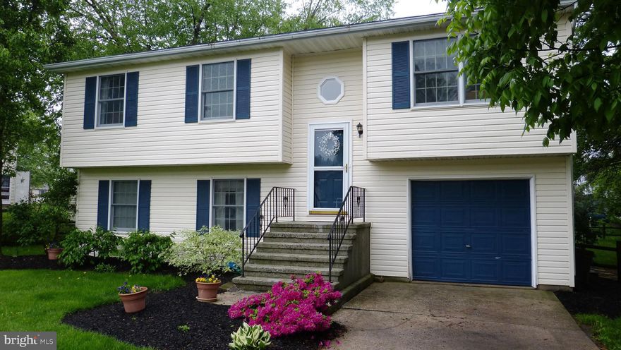 Country Views and Modern Convenience are just the bonus you get with this beautifully maintained split foyer with finished basement, master suite, and one car over-sized garage. Large flat yard to enjoy views and nature. Quick easy access to I-83 and Rt. 30. This home has 3  newly  remodeled bathrooms with major systems UPDATED, and ready for you to move right in. 10 min to York, 20 min to HSBG, 60 min to Balt. Do Not Hesitate in this market, call Jerry Pilgrim for a personal tour today!