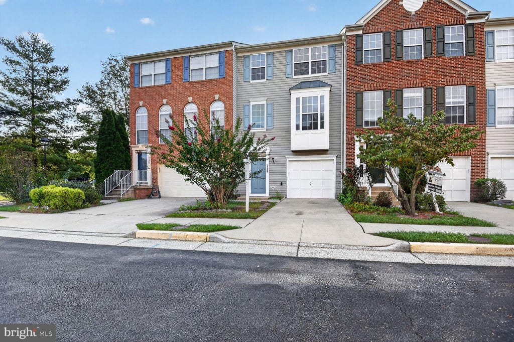 Photo of 13225 Rolling Plains Court, HERNDON, VA 20171 (MLS # VAFX2326324)