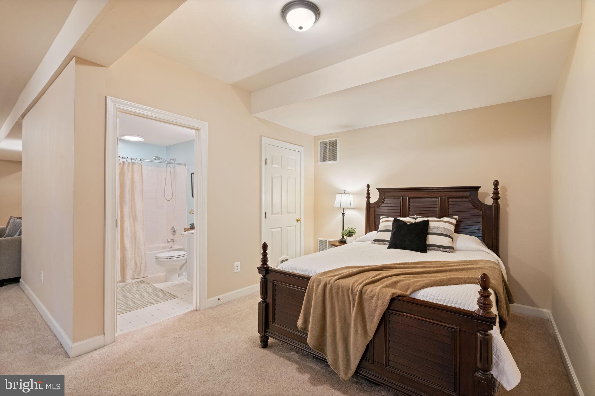 MEADOWBROOK WOODS - Residential