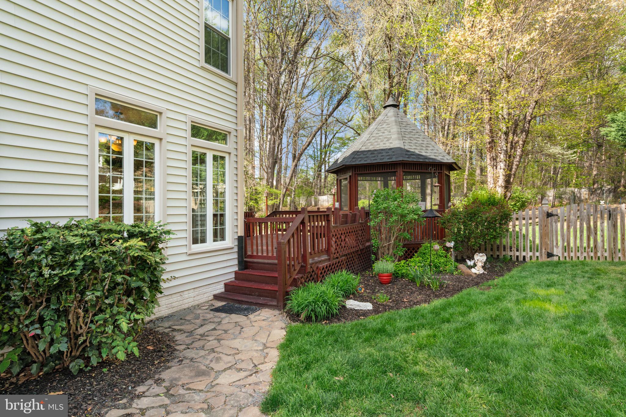 MEADOWBROOK WOODS - Residential