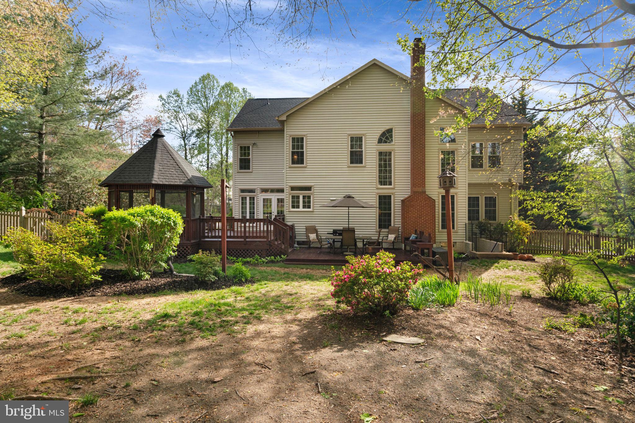 MEADOWBROOK WOODS - Residential