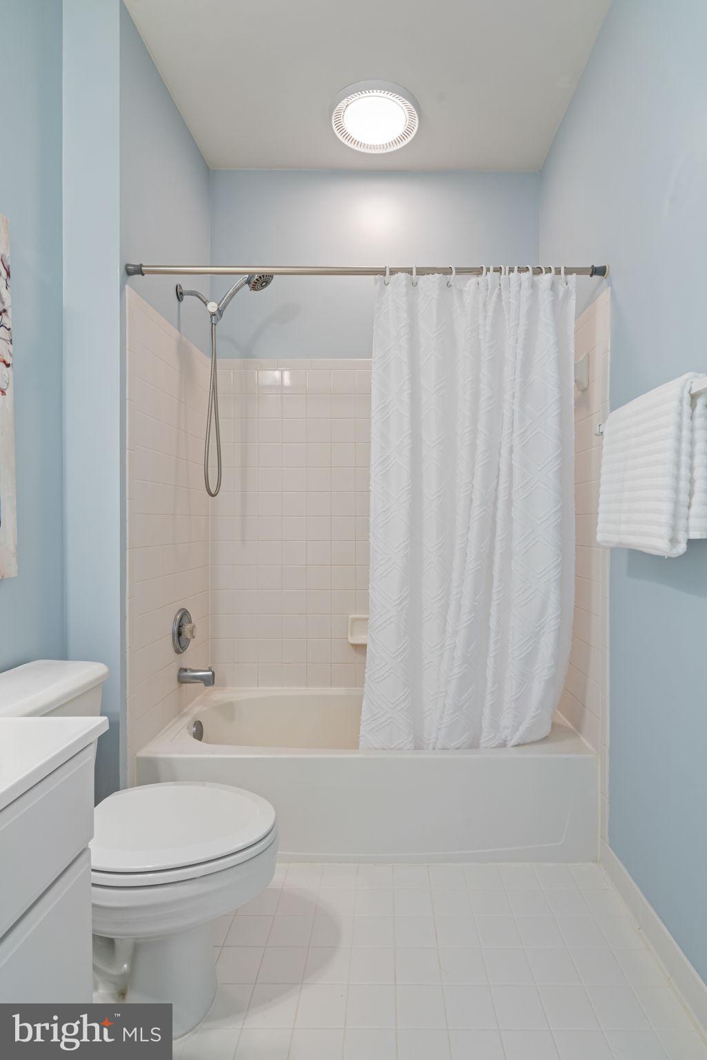 MEADOWBROOK WOODS - Residential