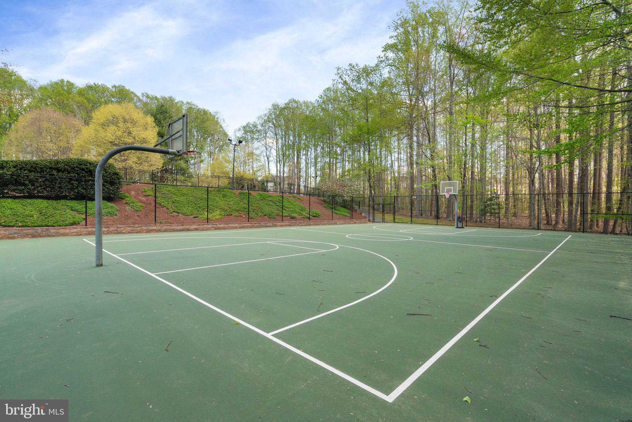 MEADOWBROOK WOODS - Residential