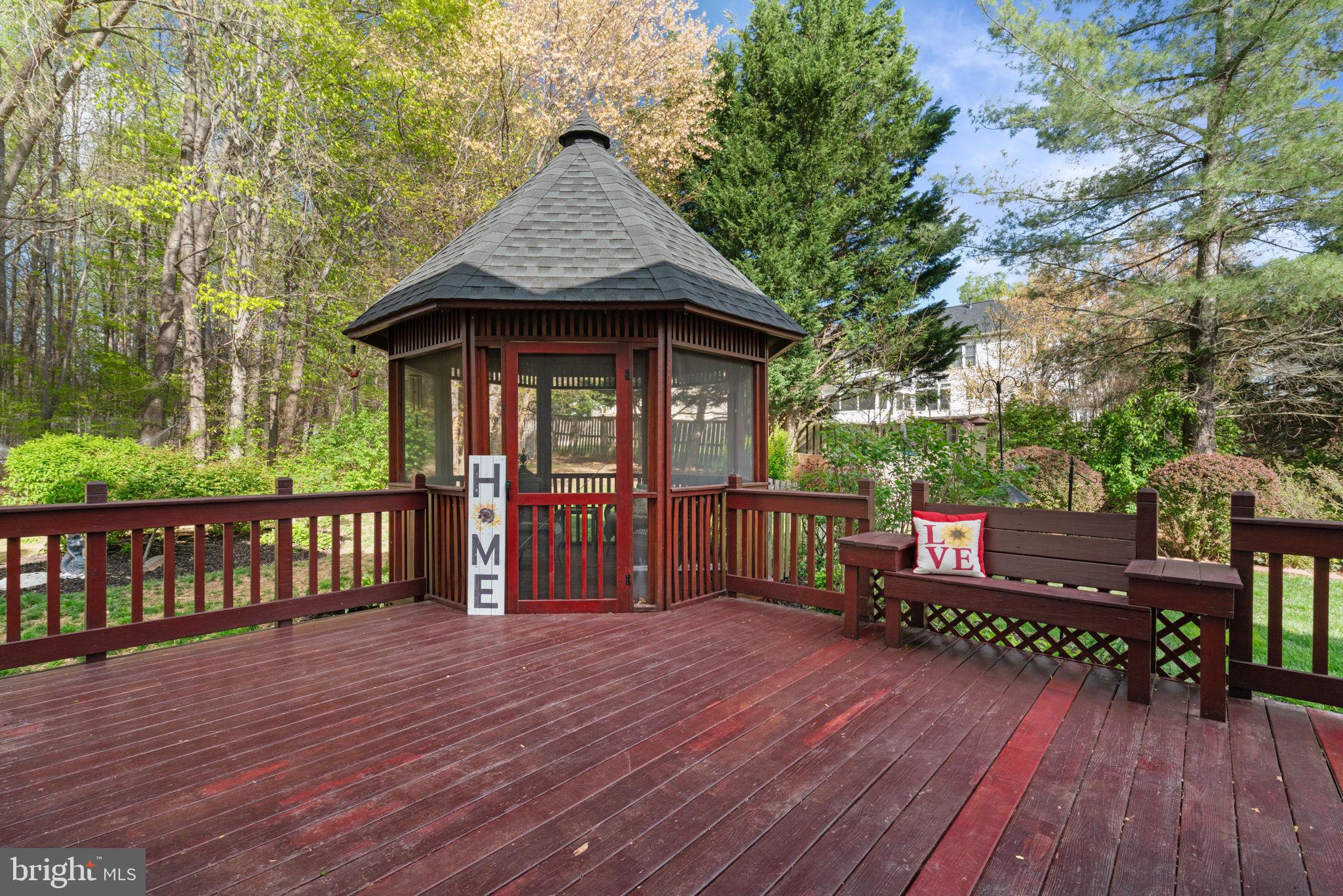 MEADOWBROOK WOODS - Residential