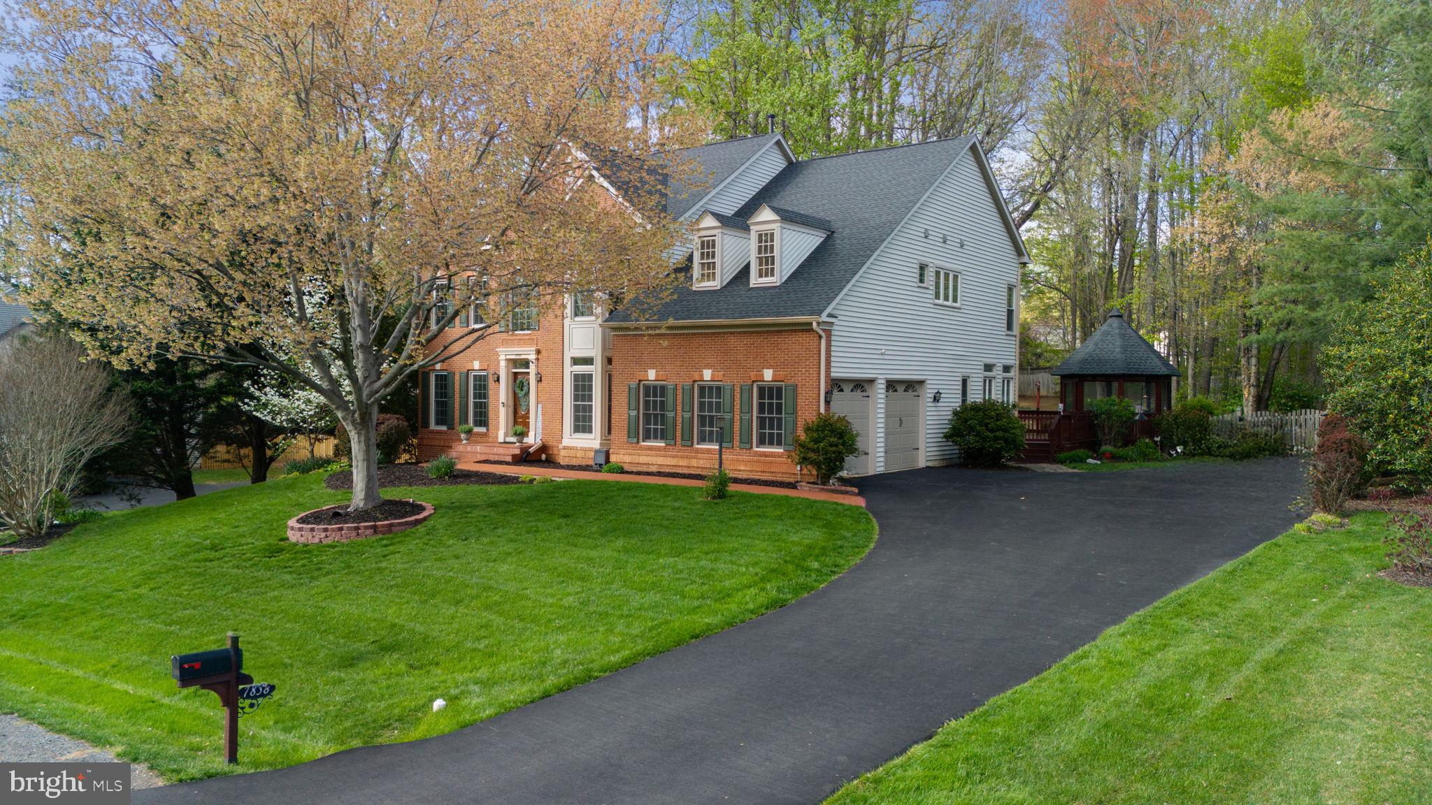 MEADOWBROOK WOODS - Residential