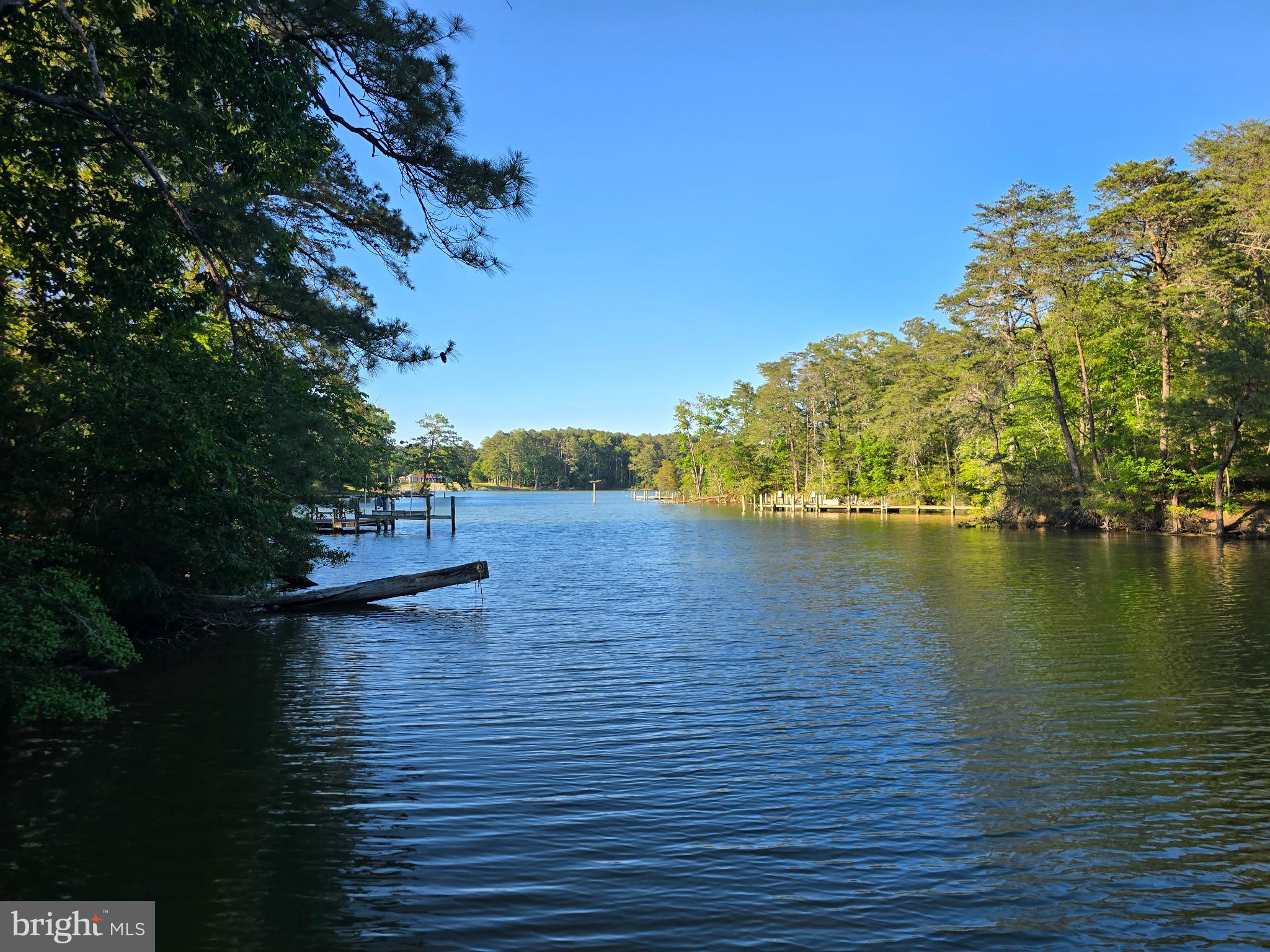 831 RIVERVIEW