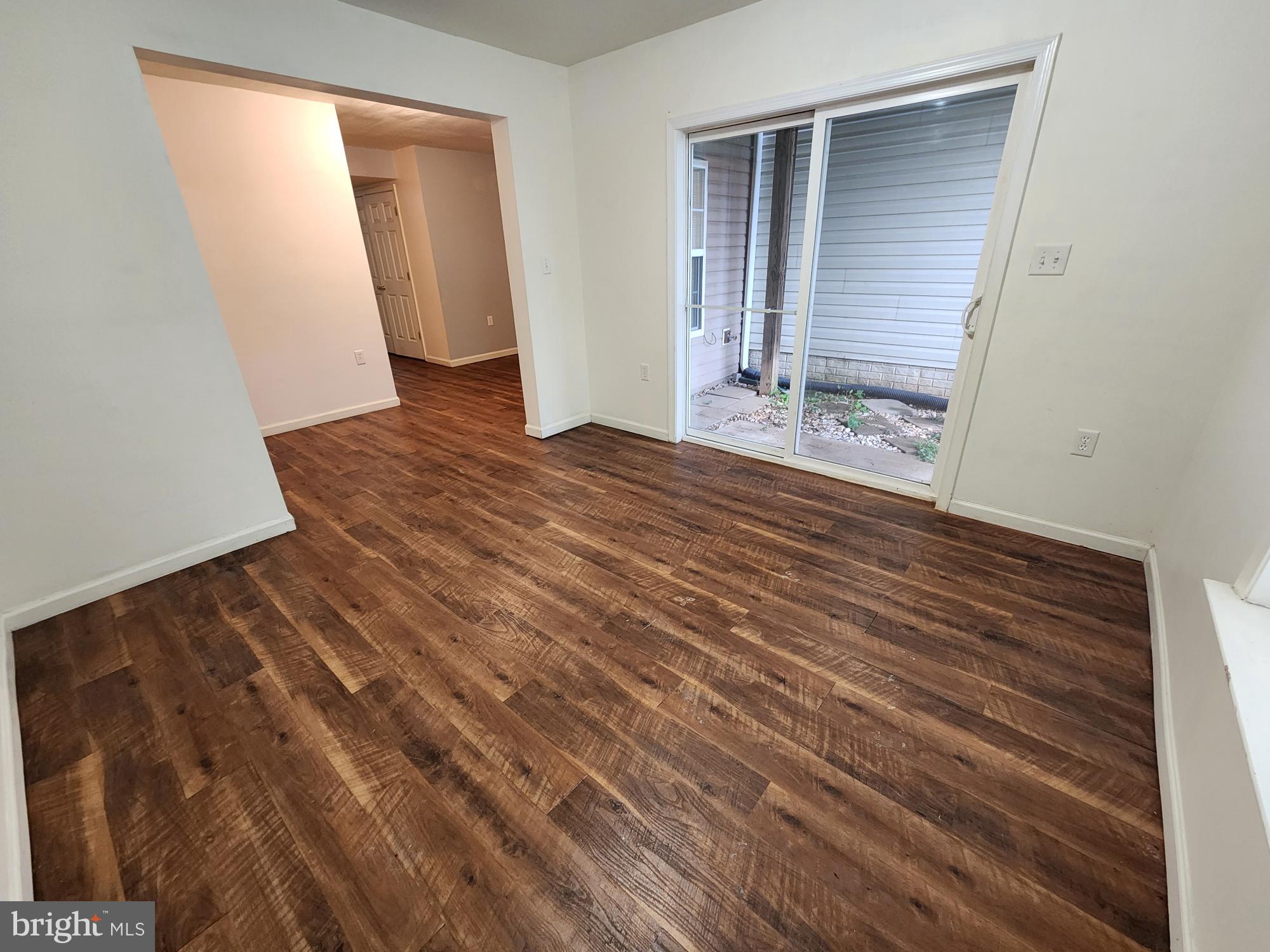 MANOR PARK - Residential Lease