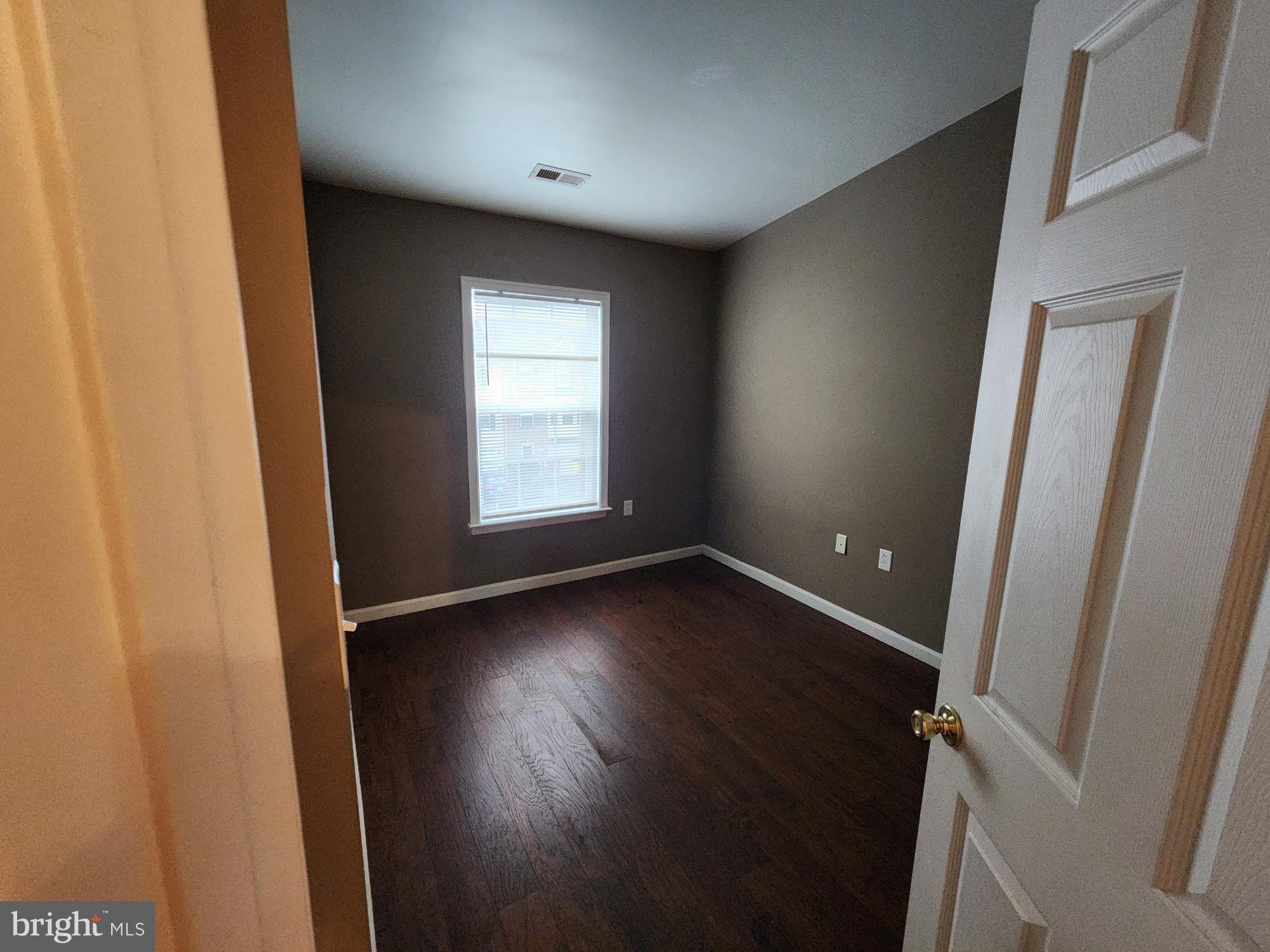 MANOR PARK - Residential Lease