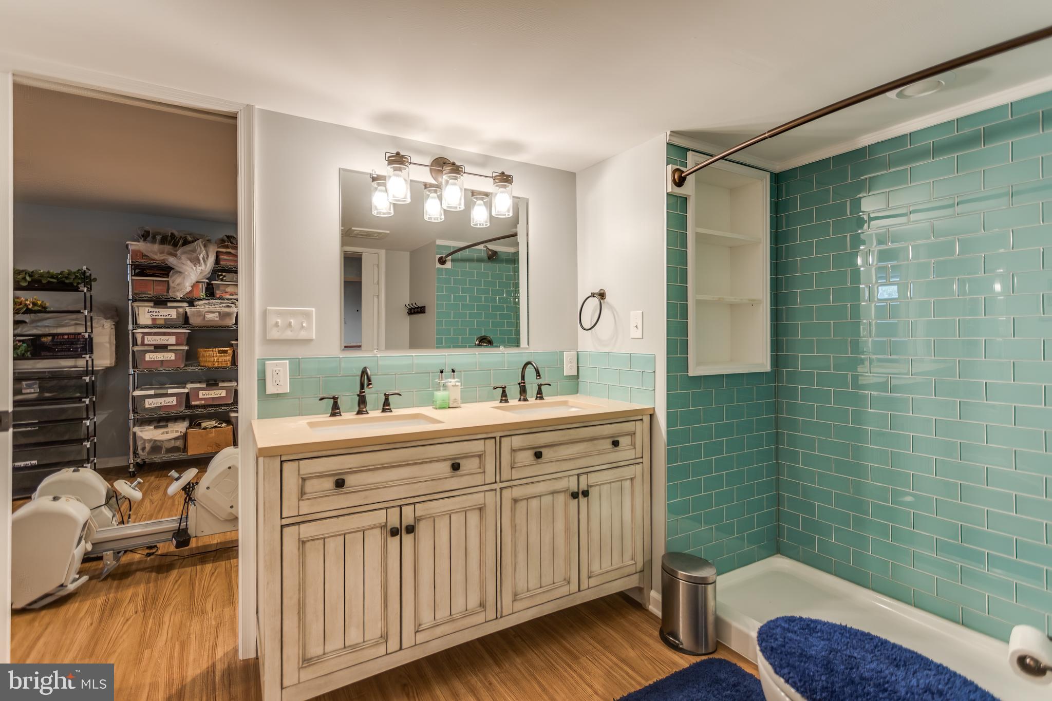 OPEQUON TERRACE - Residential