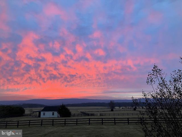 422 MILLDALE VALLEY DRIVE