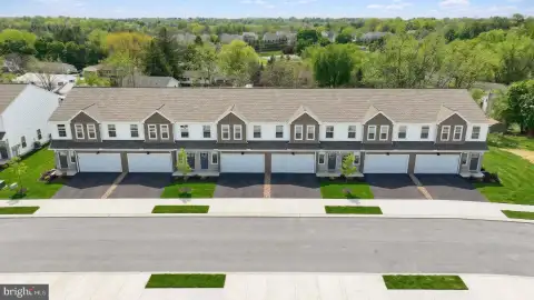 MLS: PADA2060838