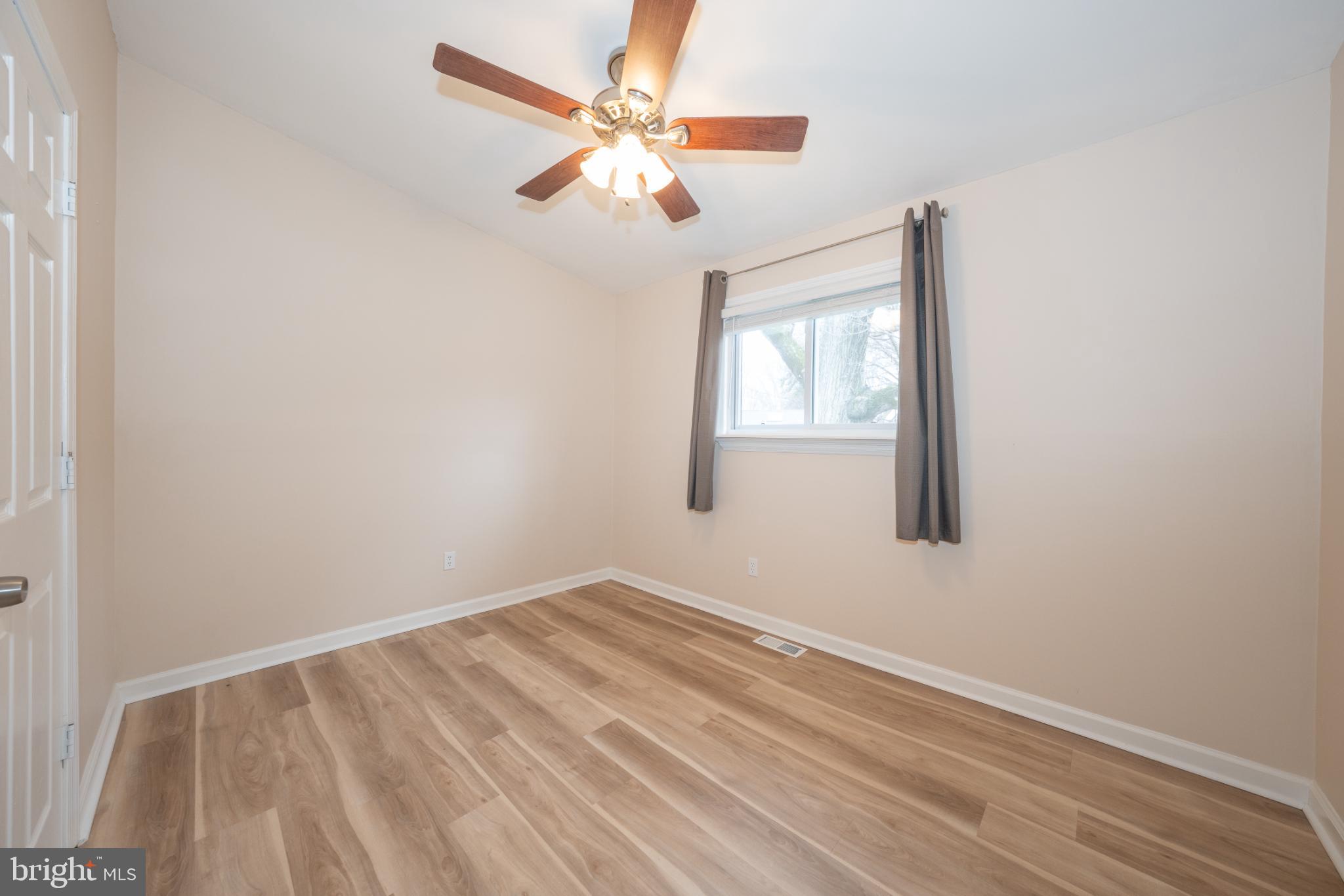 FLORA HILLS - Residential