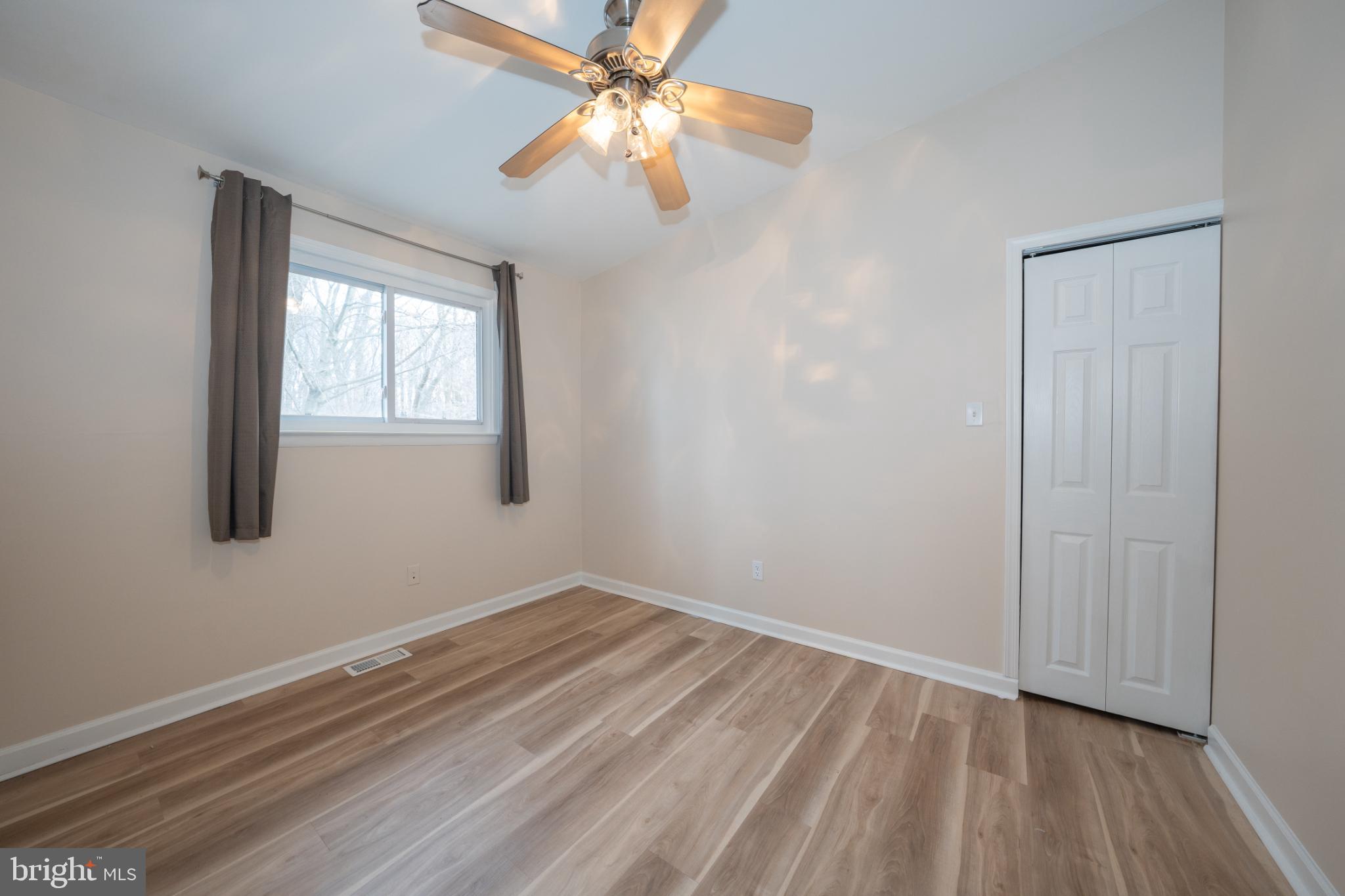 FLORA HILLS - Residential