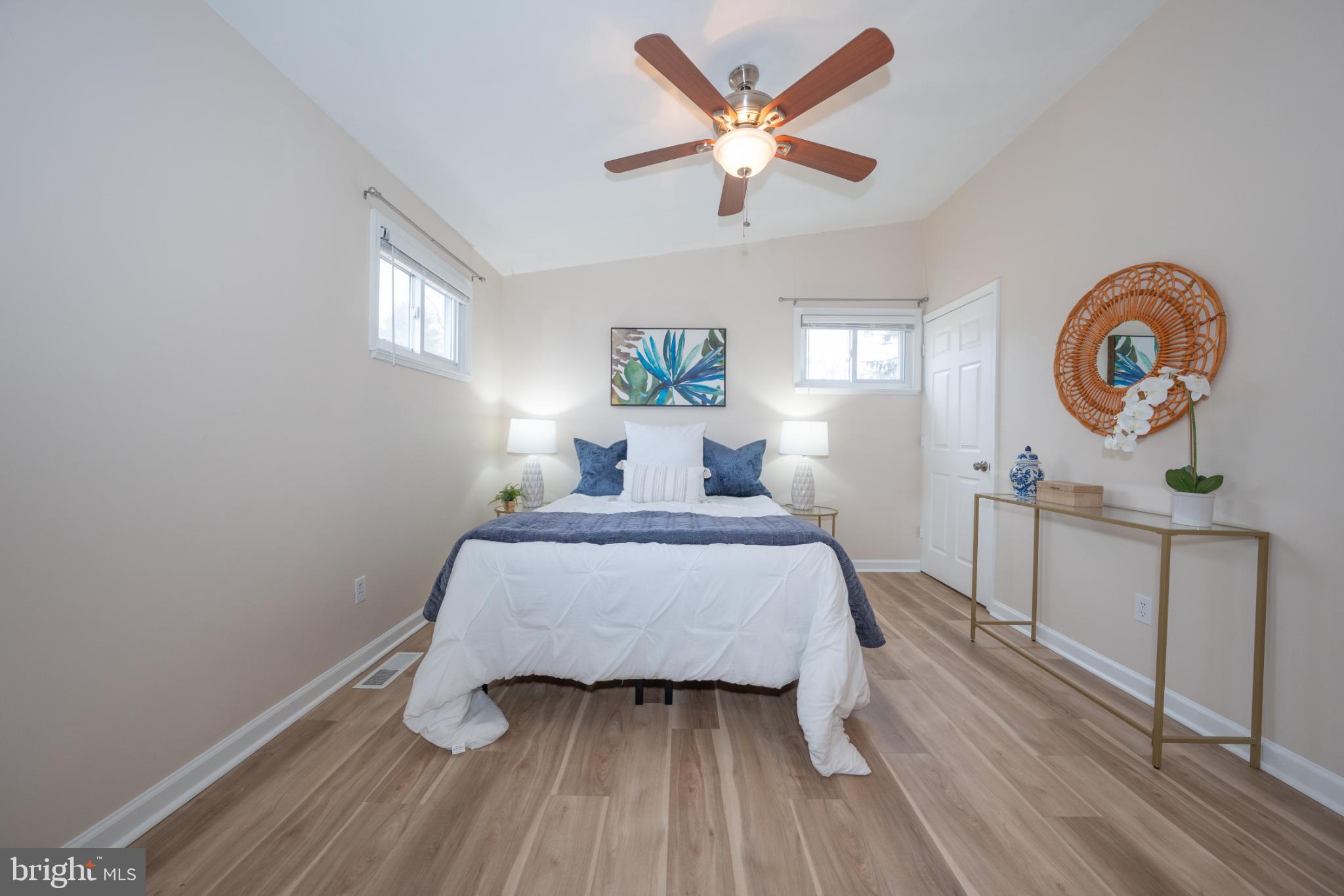 FLORA HILLS - Residential