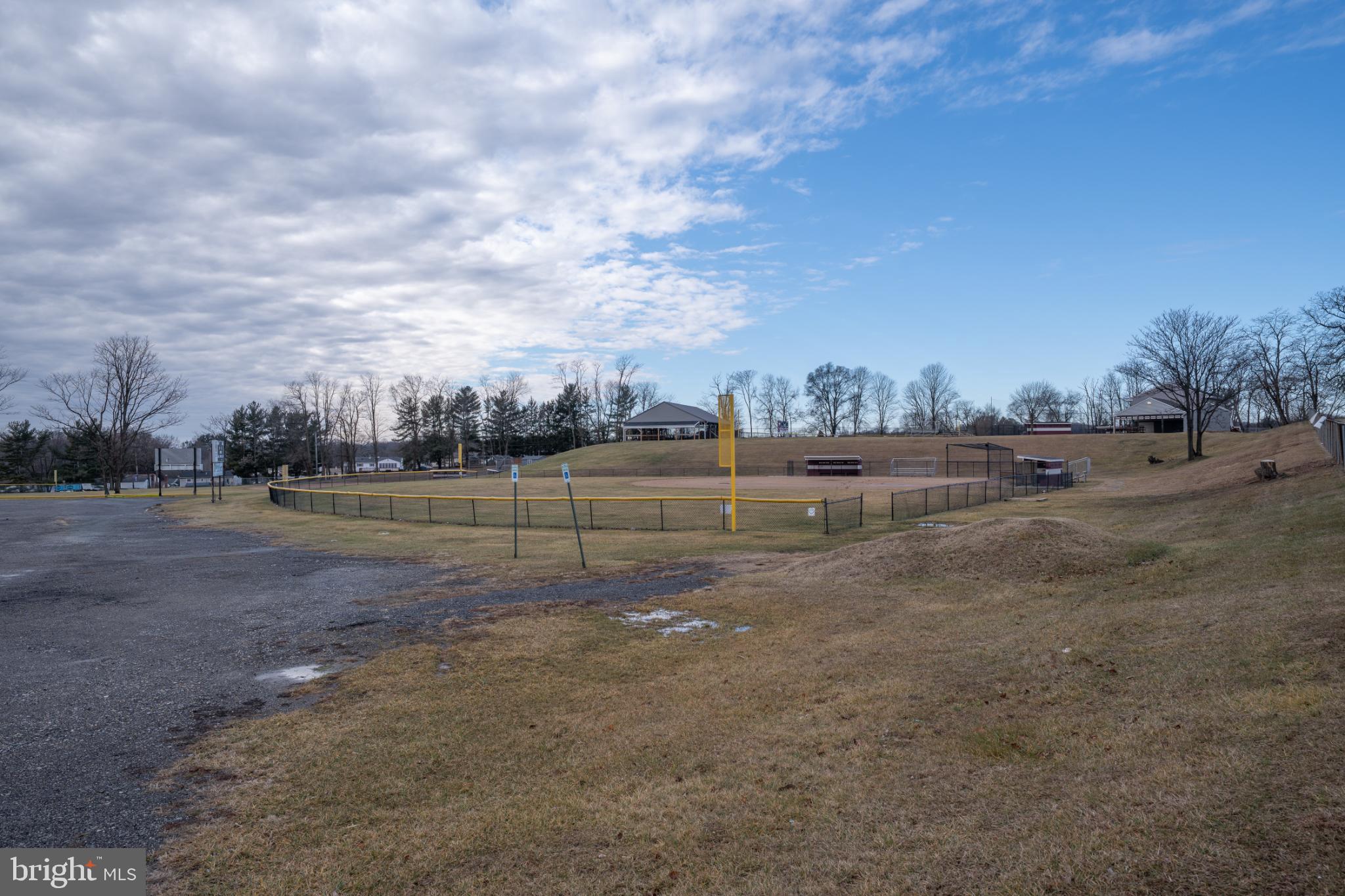 FLORA HILLS - Residential